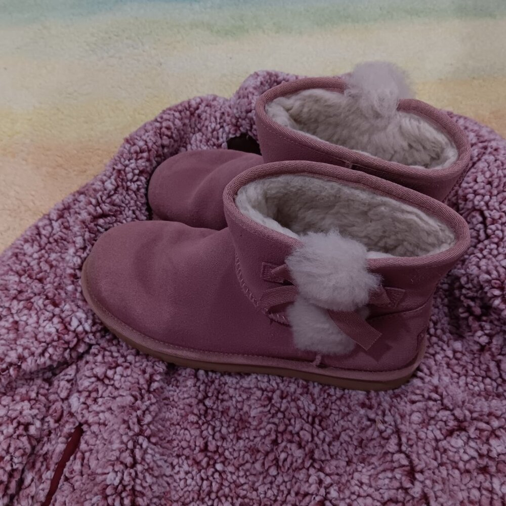 Girls Pink Koolaburra by UGG & sweater bundle - Picture 7 of 7